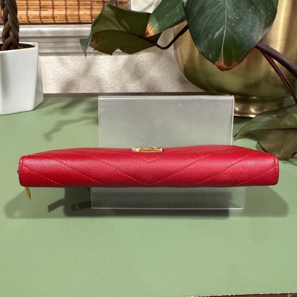 Saint Laurent Red Quilted Wallet with Gold Logo - Picture 11 of 12